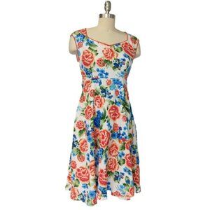 Lindy Bop White Floral Fit & Flare Dress Size S Sleeveless Sweetheart Neckline